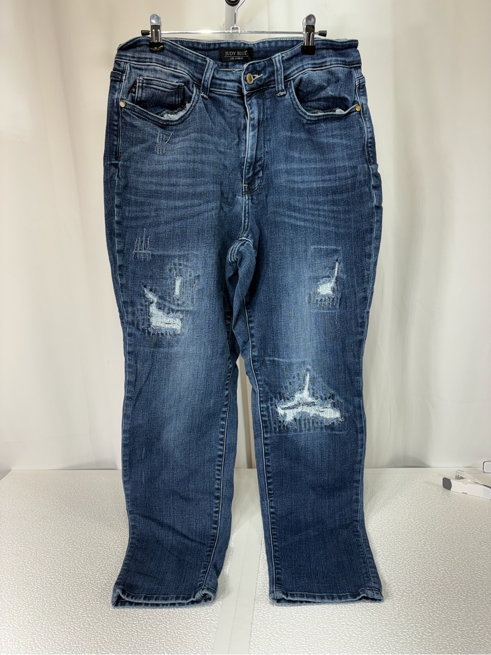 Judy Blue Distressed Ankle Crop Jeans in Indigo Wash 3984